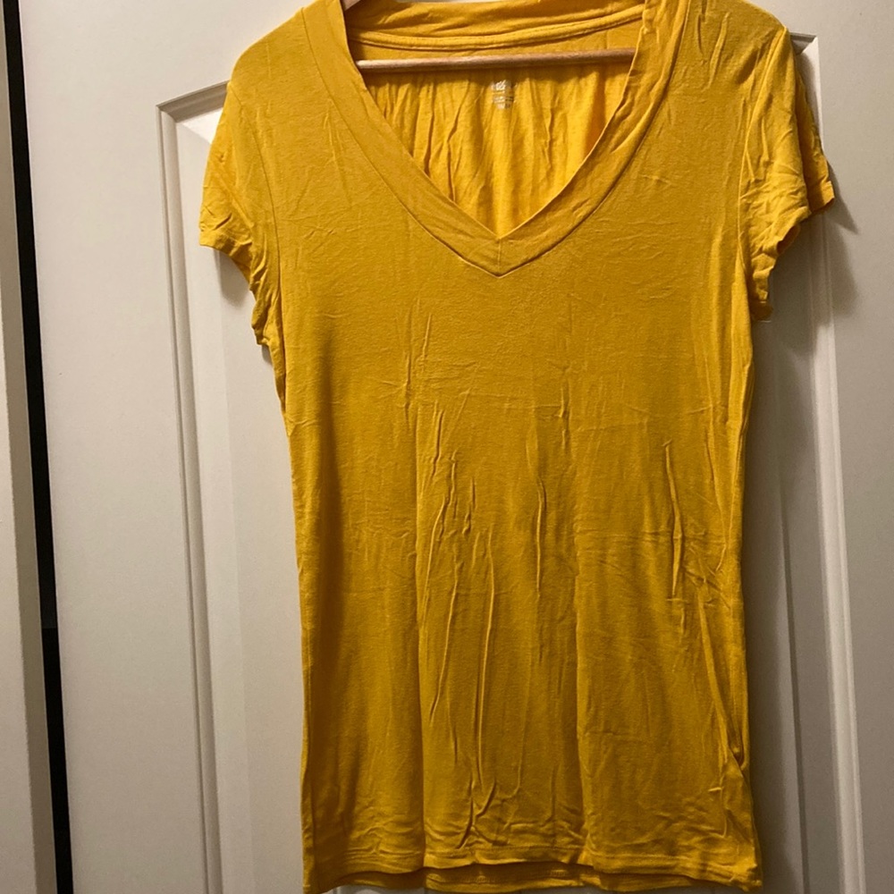 Golden yellow tissue tee